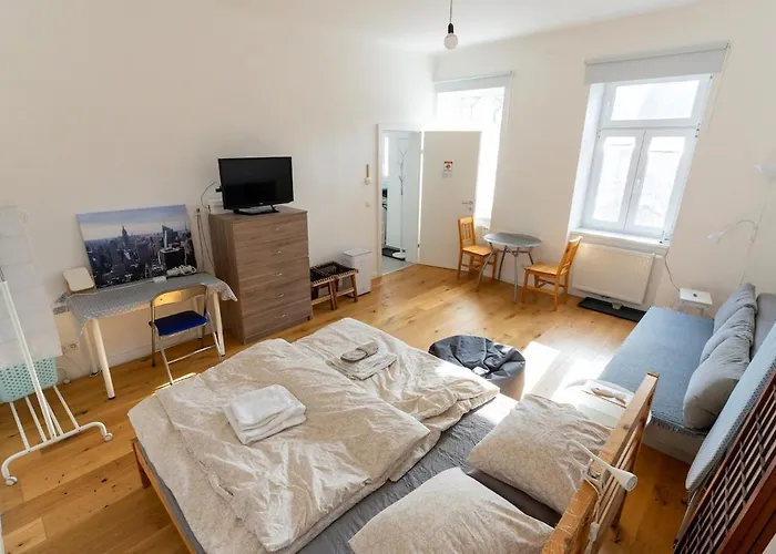 Apartment Free Garage, U4&u6 5min, 33m2 *