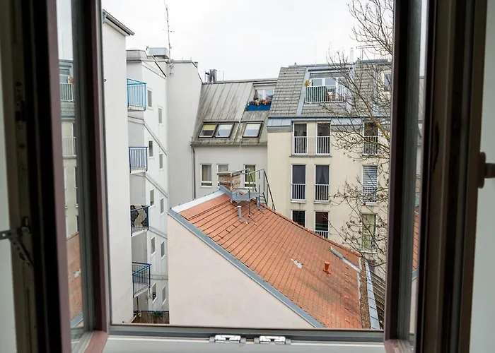 Apartment Free Garage, U4&u6 5min, 33m2