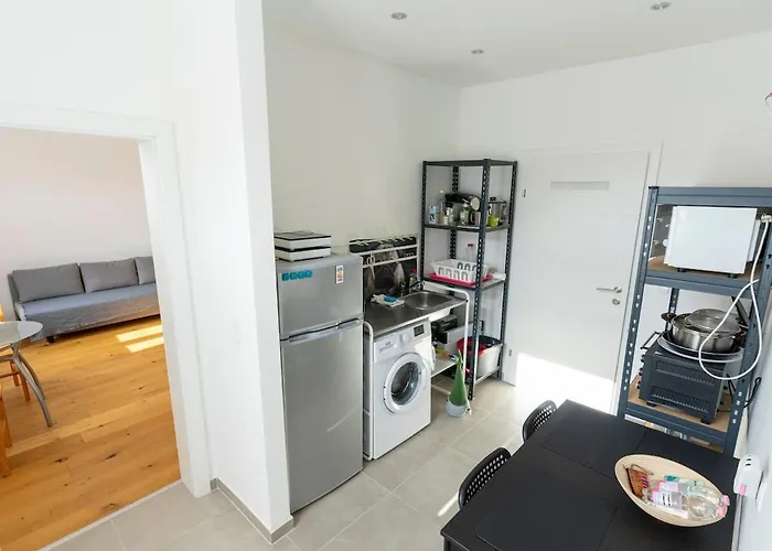 Free Garage, U4&u6 5min, 33m2 Apartment